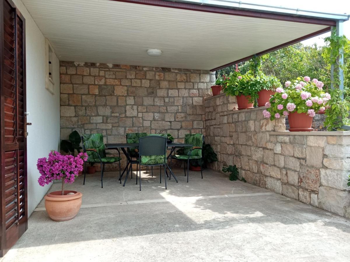 Apartment Viola ซูเปตาร์ ภายนอก รูปภาพ