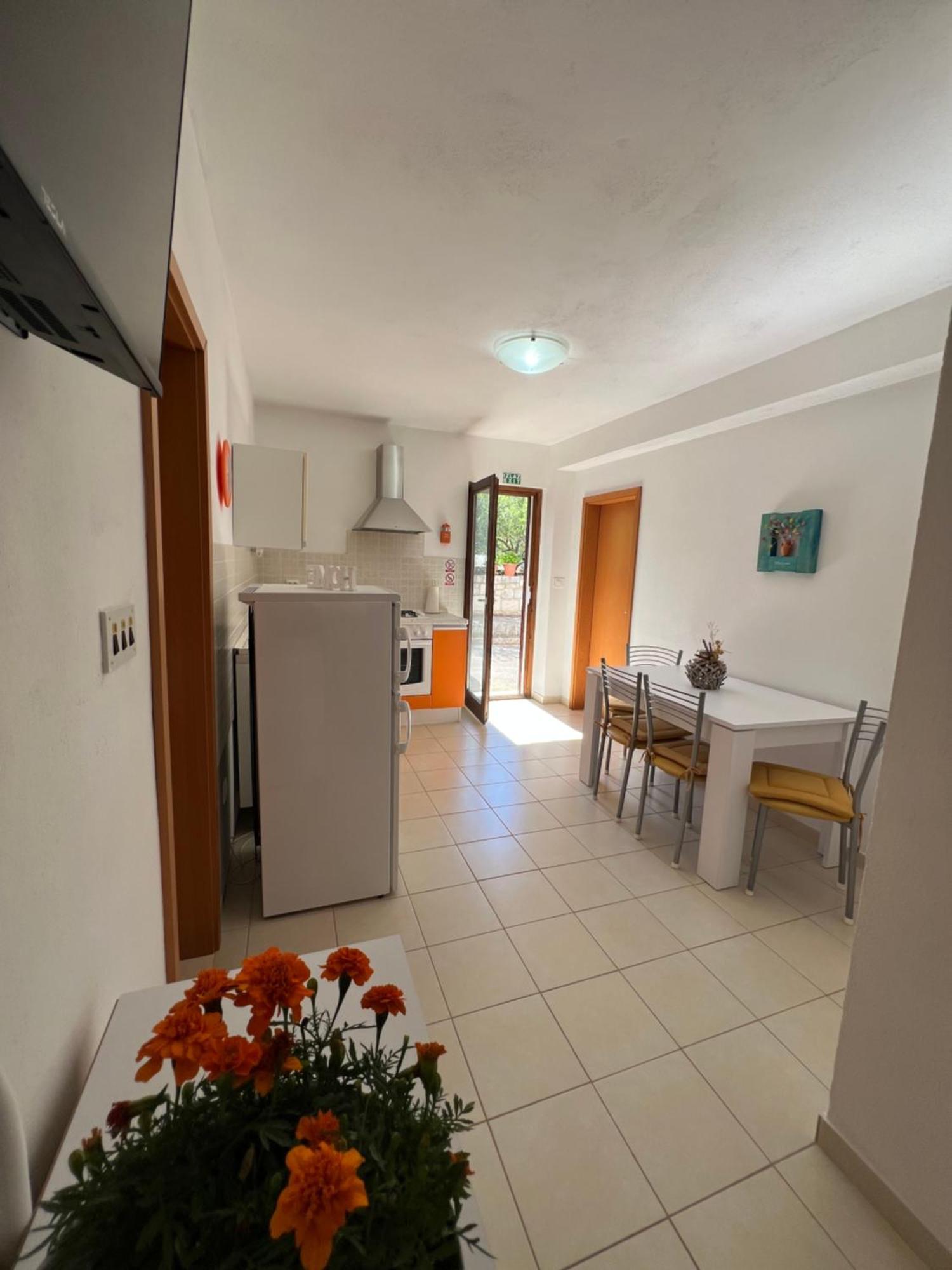 Apartment Viola ซูเปตาร์ ภายนอก รูปภาพ